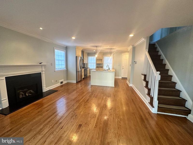 1220 Portner Rd, Alexandria, VA 22314
