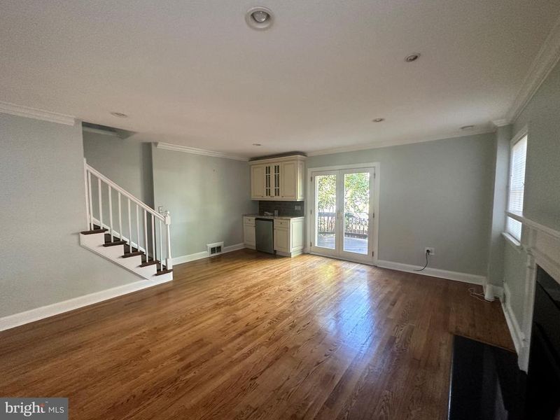 1220 Portner Rd, Alexandria, VA 22314