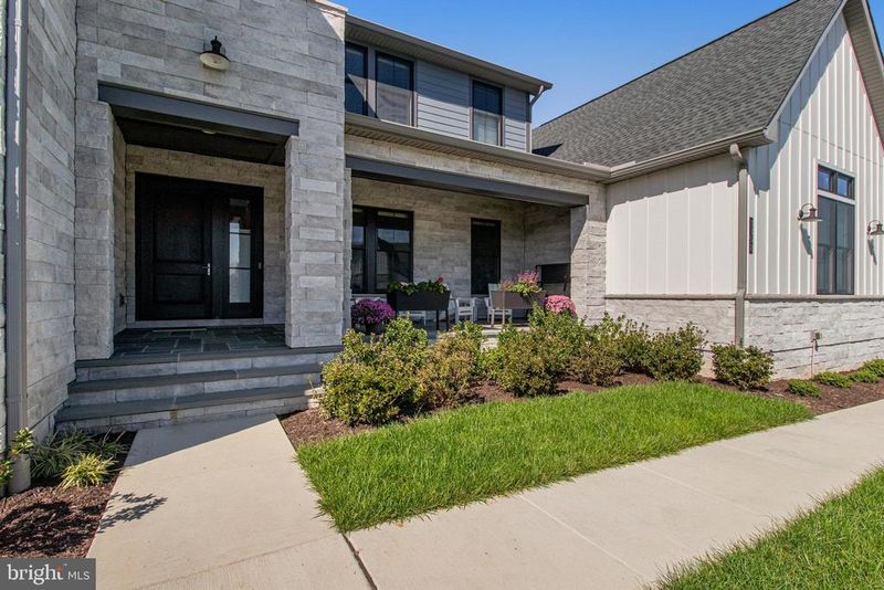 1352 Tate Modern Ln, Great Falls, VA 22066