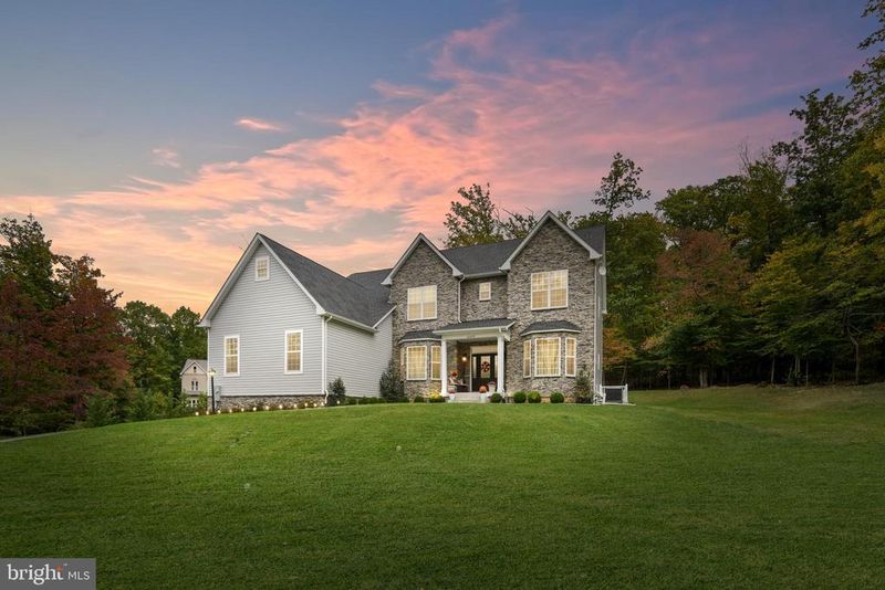 2215 Dixon Rd, Frederick, MD 21704