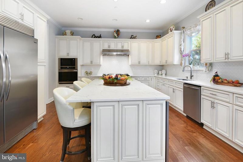 2215 Dixon Rd, Frederick, MD 21704