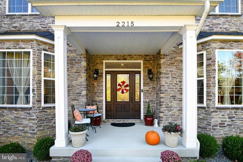 2215 Dixon Rd, Frederick, MD 21704