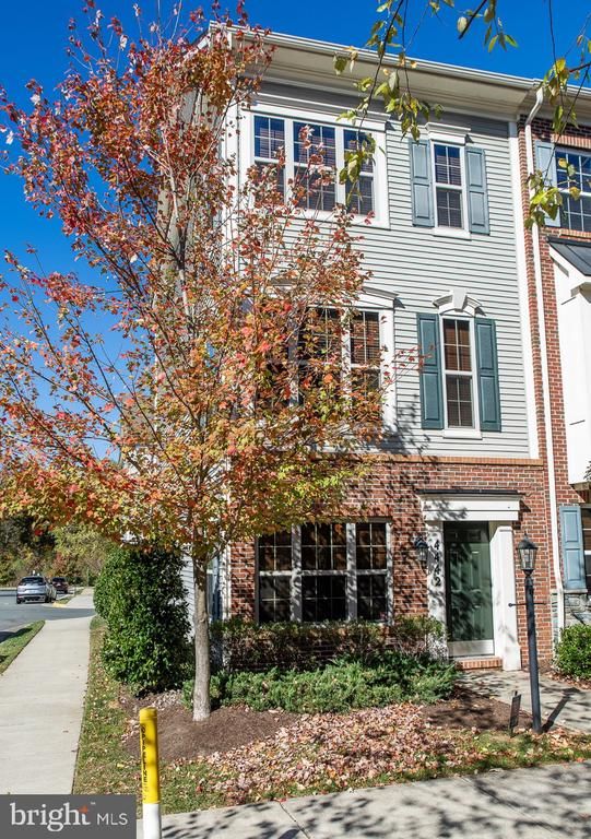 4442 Potomac Highlands Cir, Triangle, VA 22172