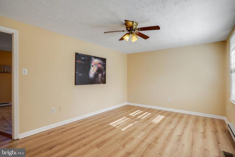 572 Rockbridge Dr SE, Leesburg, VA 20175