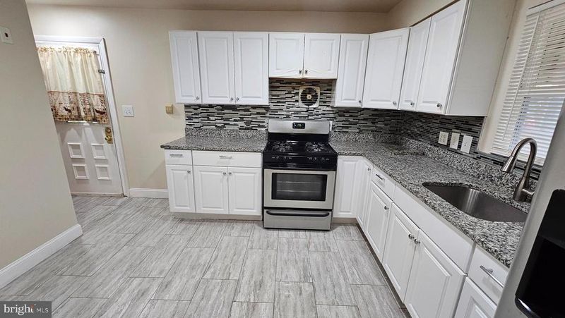 5803 Longfellow St, Riverdale, MD 20737