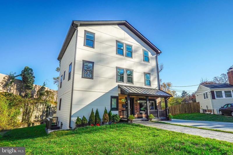 6934 27th Rd N, Arlington, VA 22213