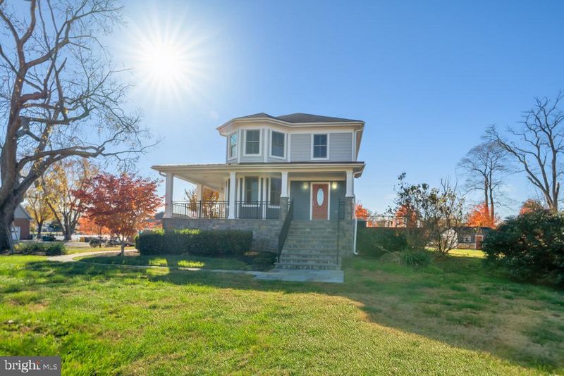 5830 Swamp Circle Rd, Deale, MD 20751