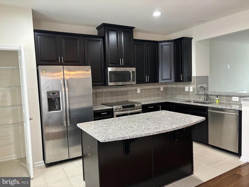 41717 Mcmonagle Sq, Aldie, VA 20105