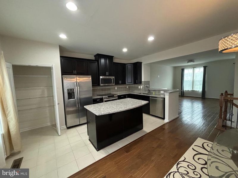 41717 Mcmonagle Sq, Aldie, VA 20105