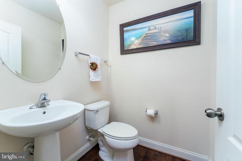605 Overlook Park Dr #90, National Harbor, MD 20745