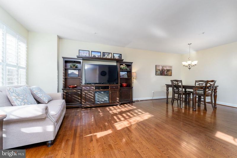 605 Overlook Park Dr #90, National Harbor, MD 20745