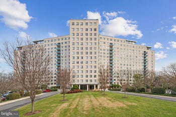 10401 Grosvenor Pl #1624, Rockville, MD 20852