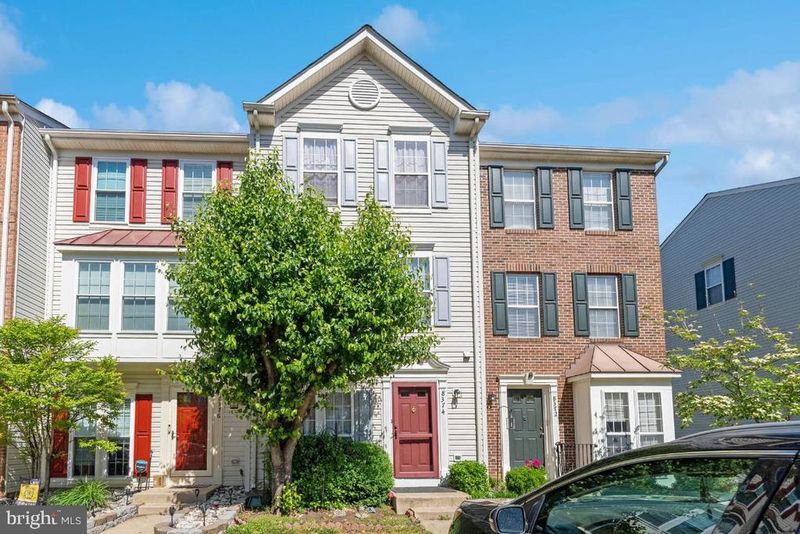 8374 Hunter Murphy Cir, Alexandria, VA 22309