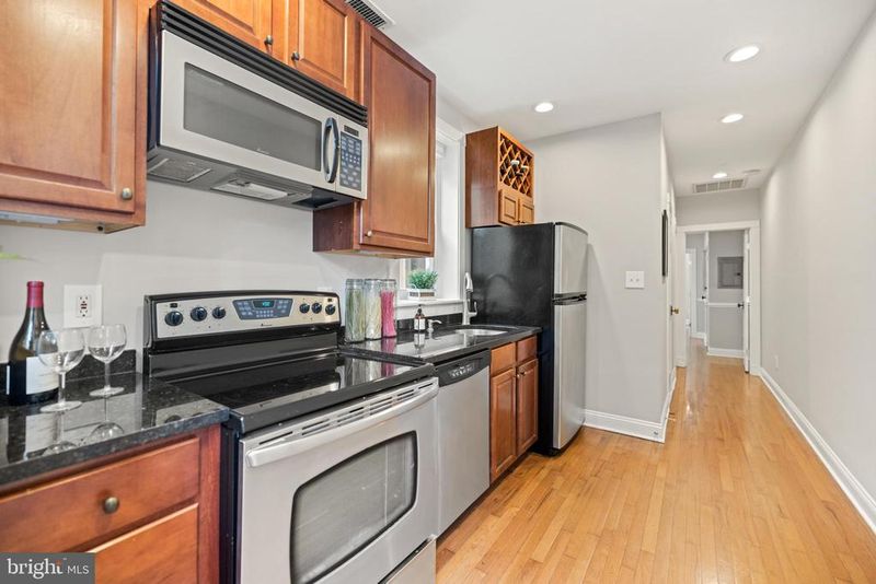 642 11th St NE #2, Washington, DC 20002