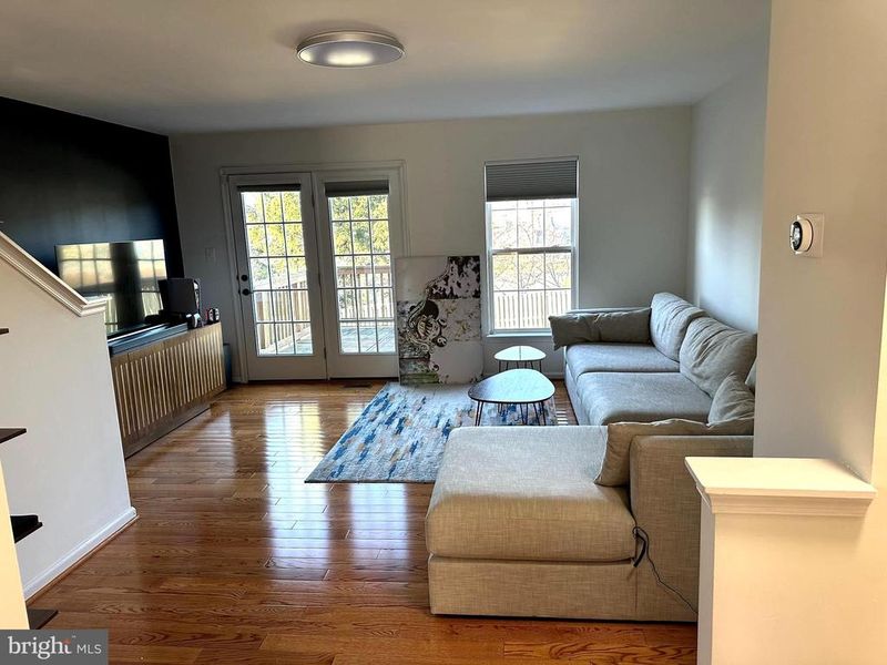 8374 Hunter Murphy Cir, Alexandria, VA 22309