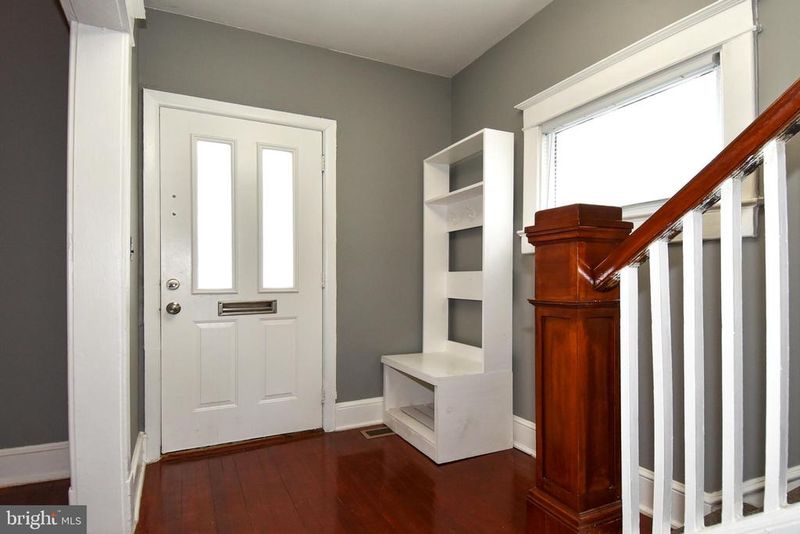 2424 S Kenmore St, Arlington, VA 22206