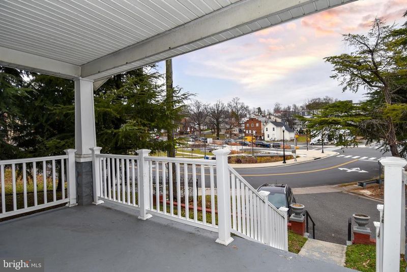 2424 S Kenmore St, Arlington, VA 22206