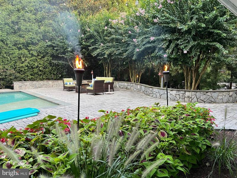 505 N Quaker Ln N, Alexandria, VA 22304