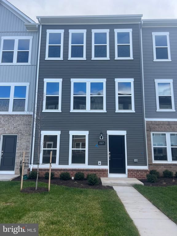 15071 Jaxton Square Ln, Haymarket, VA 20169