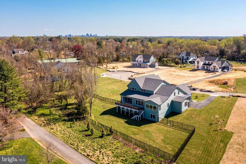 666 Stratford Hill Ct, Great Falls, VA 22066