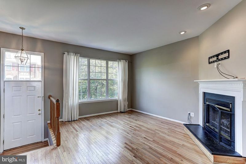 12011 Edgemere Cir, Reston, VA 20190