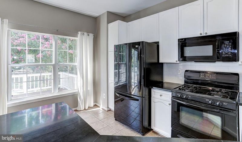 12011 Edgemere Cir, Reston, VA 20190