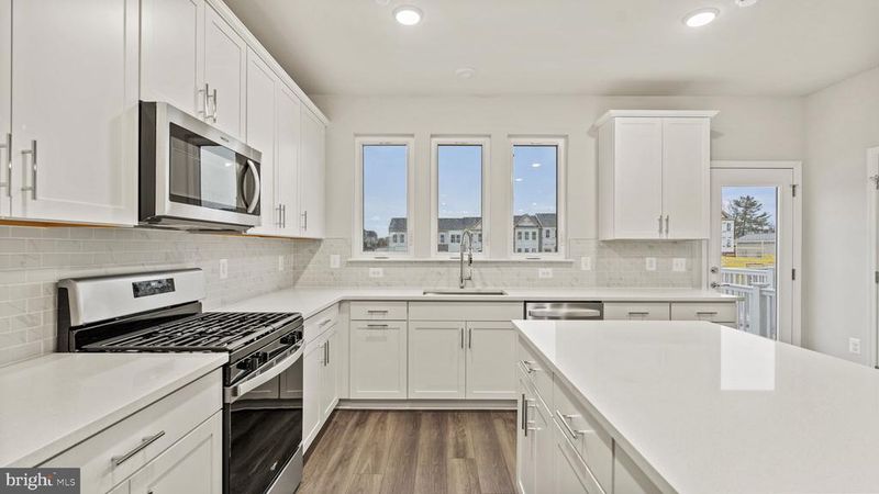 15071 Jaxton Square Ln, Haymarket, VA 20169