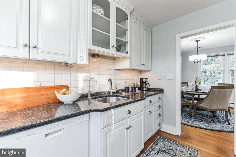 26 High St, Brookeville, MD 20833