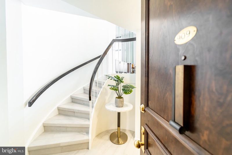 1401 N Oak St #909, Arlington, VA 22209