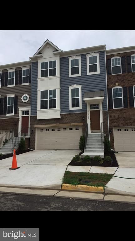 42623 Oak Park Sq, Ashburn, VA 20148