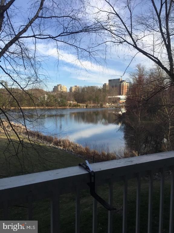 1708 Lake Shore Crest Dr #25, Reston, VA 20190