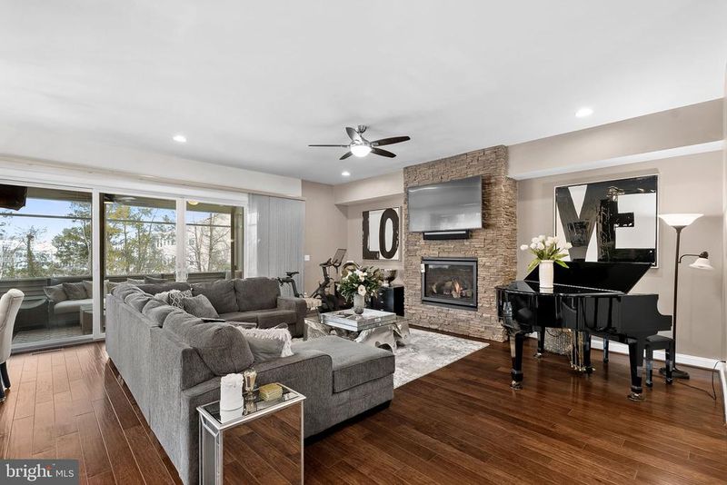 23558 Epperson Sq, Brambleton, VA 20148
