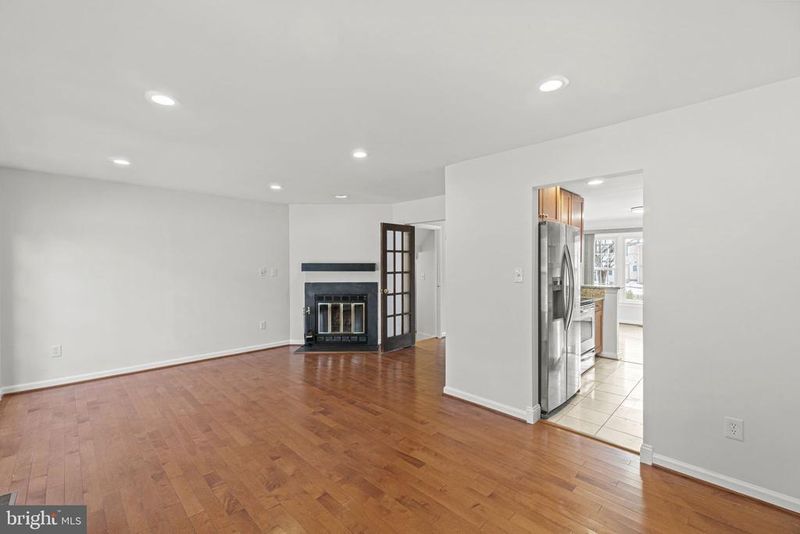 9025 Saffron Ln, Silver Spring, MD 20901