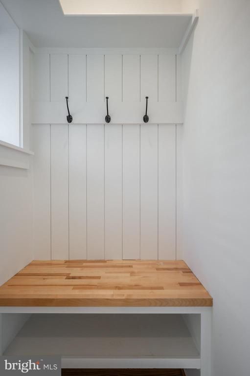 217 E Mason Ave E, Alexandria, VA 22301