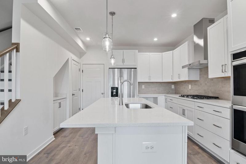 20935 Bluebird Sq, Sterling, VA 20165