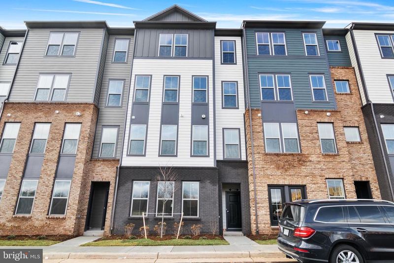 20935 Bluebird Sq, Sterling, VA 20165