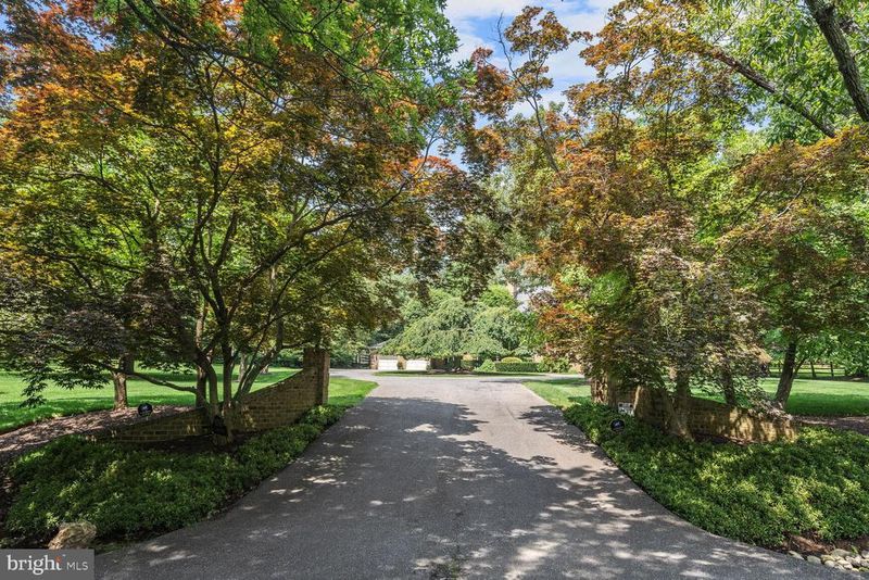 10708 Alloway Dr, Potomac, MD 20854