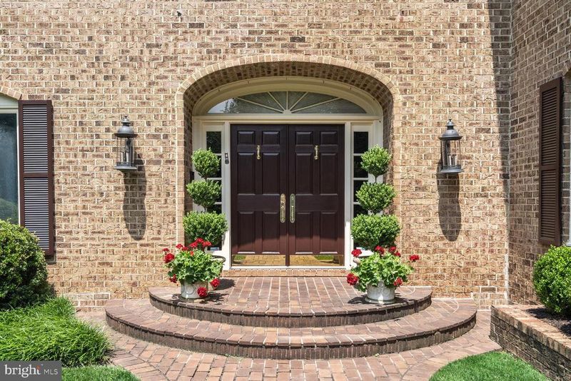 10708 Alloway Dr, Potomac, MD 20854