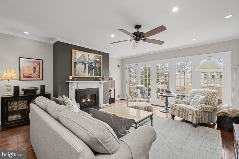 1242 C St SE, Washington, DC 20003