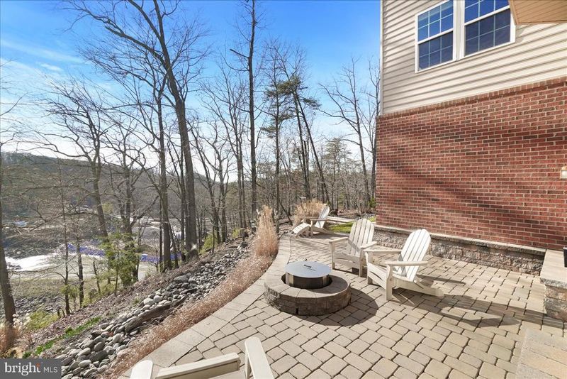 9809 Accipiter Ct, New Market, MD 21774