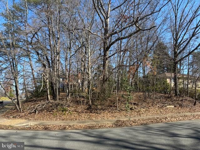 15716 Edgewood Dr, Dumfries, VA 22025