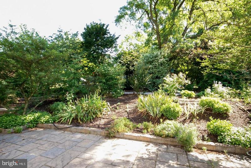 2037 Horseshoe Cir, Jessup, MD 20794
