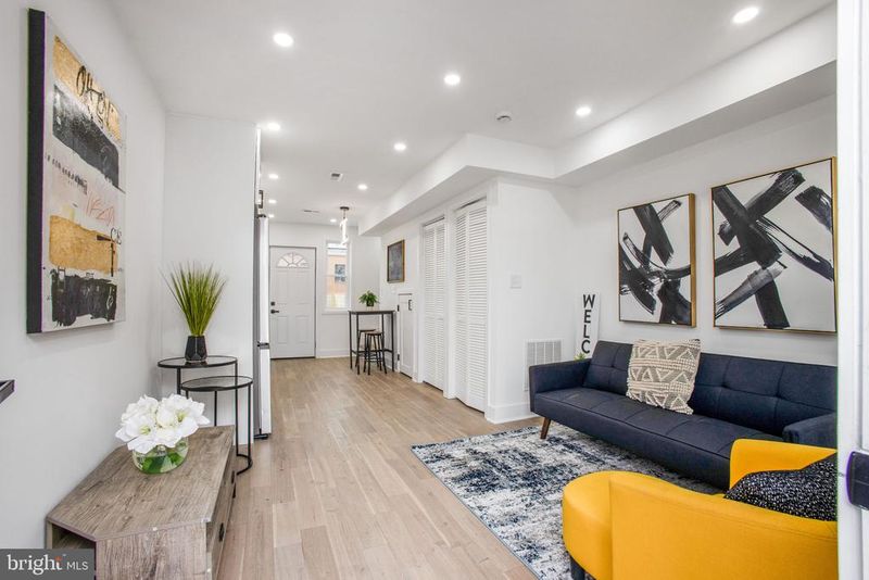 702 19th St NE, Washington, DC 20002