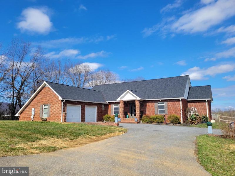 3790 Maplecrest Dr, Knoxville, MD 21758