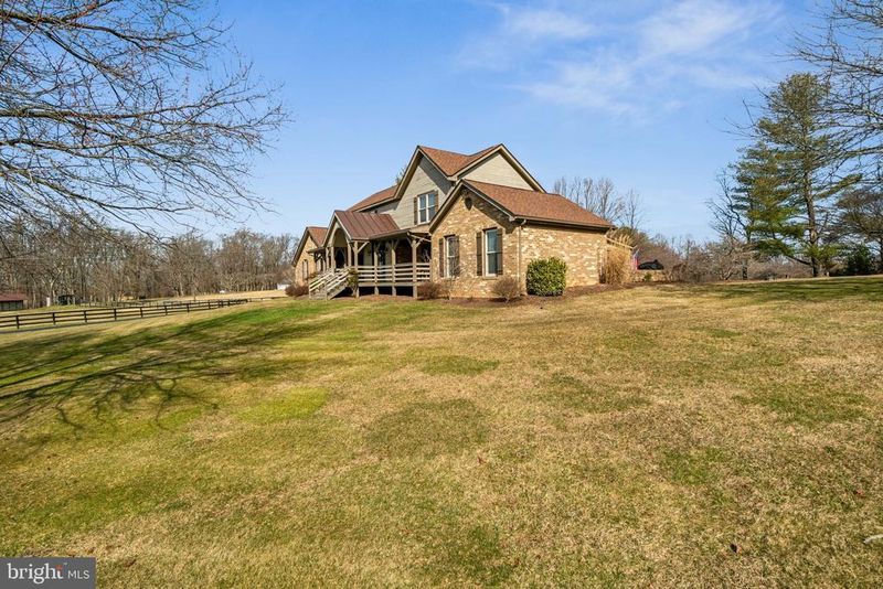16759 Sommertime Ln, Hamilton, VA 20158