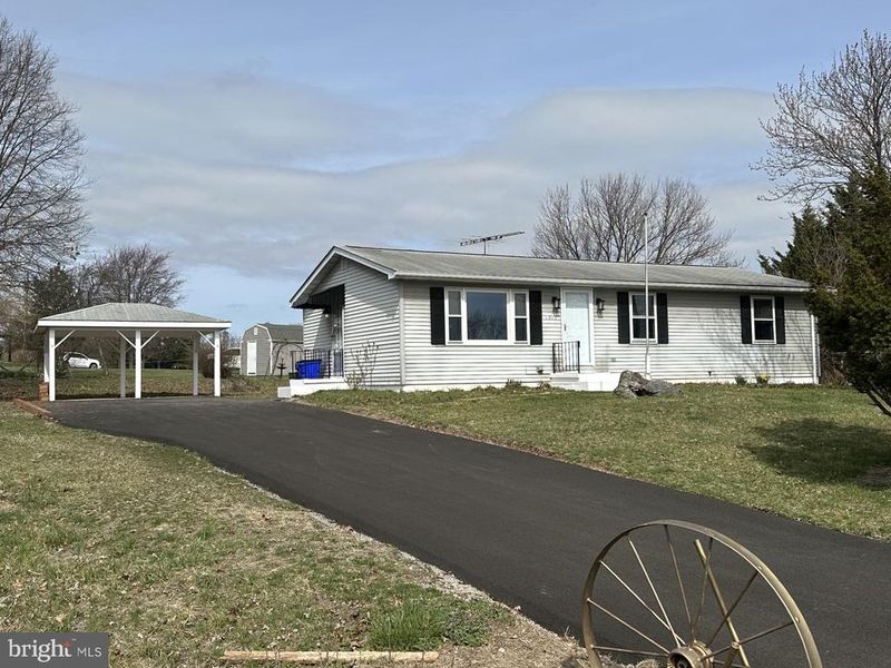9986 Harvest Dr, Frederick, MD 21702