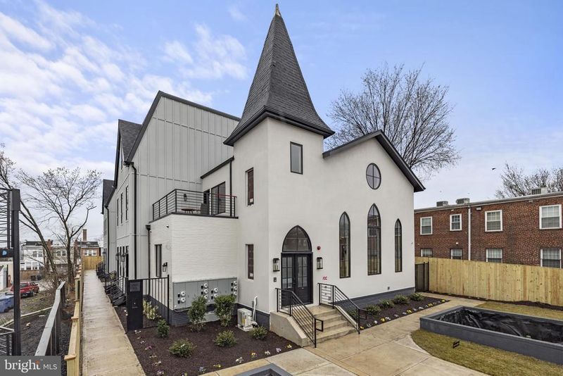 217 16th St NE #8, Washington, DC 20002