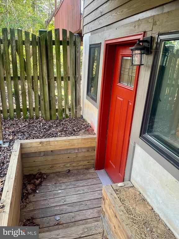 1011 Pinecrest Dr, Annapolis, MD 21403