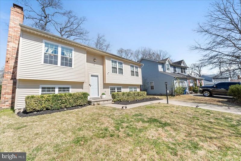 6646 Antelope Ct, Waldorf, MD 20603