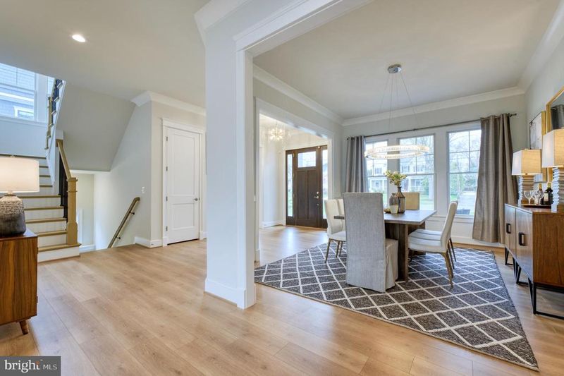 327 Owaissa Rd SE, Vienna, VA 22180